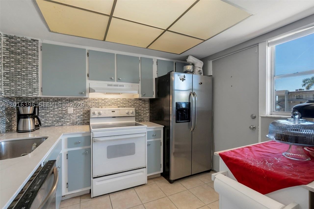 1101 Crystal Lake Dr #203 - Photo 4 of 29