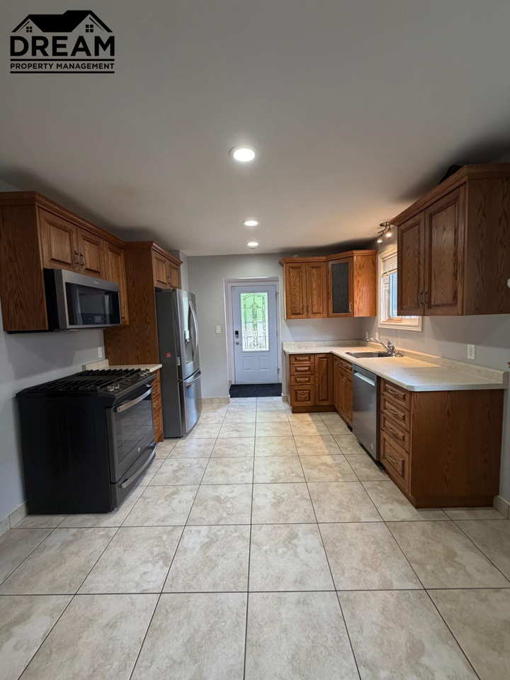 205 Oakburne Pl #1 - Photo 6 of 25