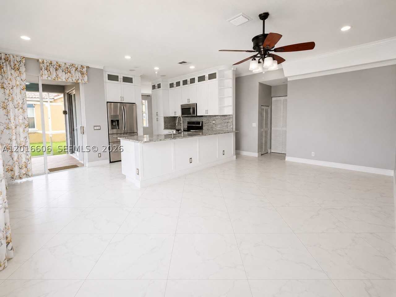 963 Falling Water Rd - Photo 6 of 29