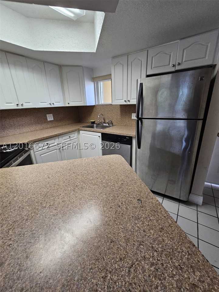 8245 Lake Dr #401 - Photo 4 of 22