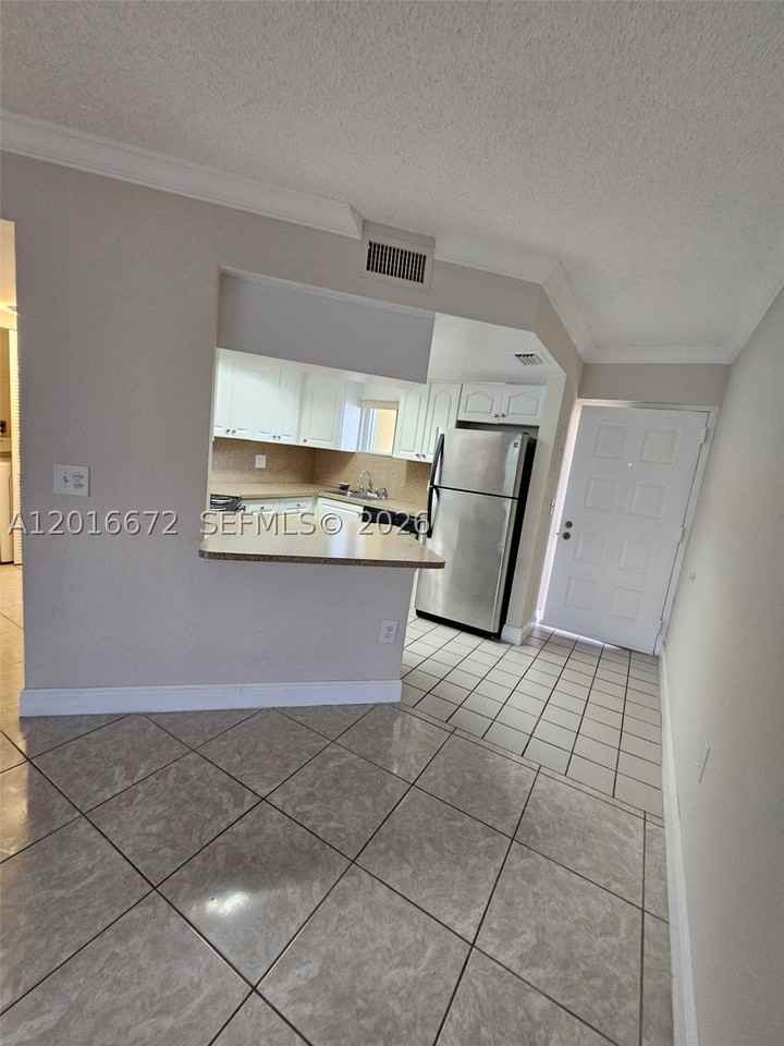 8245 Lake Dr #401 - Photo 5 of 22