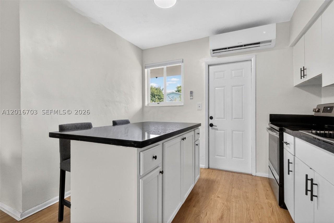 1003 Ne 110th St #1003 - Photo 7 of 28