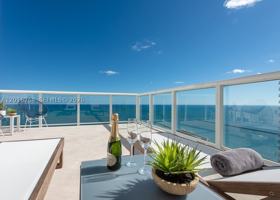 featured image of 50 S Pointe Dr #3302