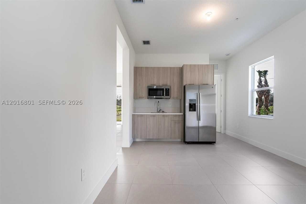 4480 Sw 122nd Ter #0 - Photo 6 of 23