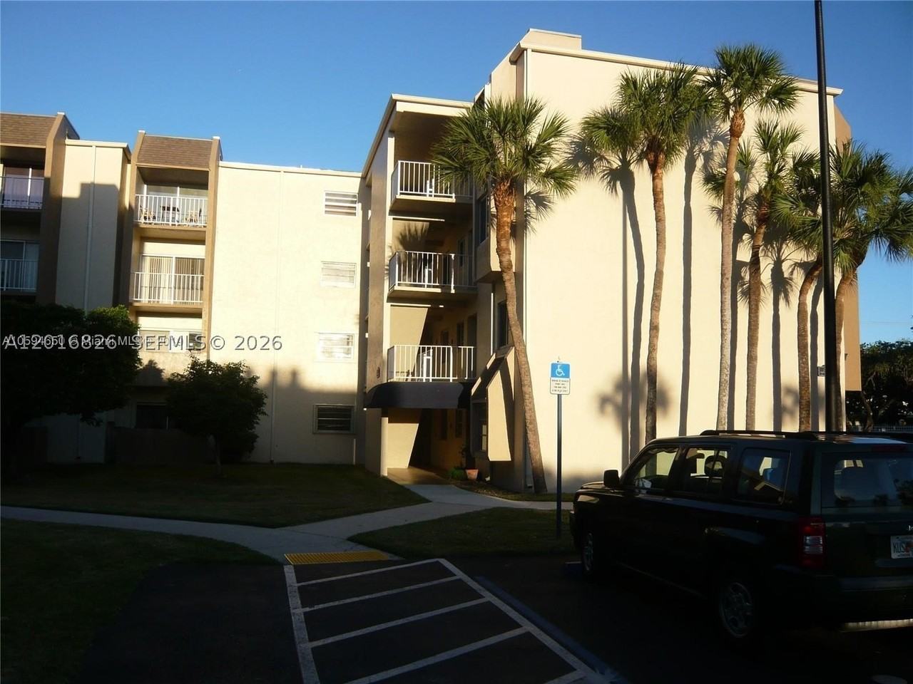7715 Sw 86th St - Photo 3 of 12