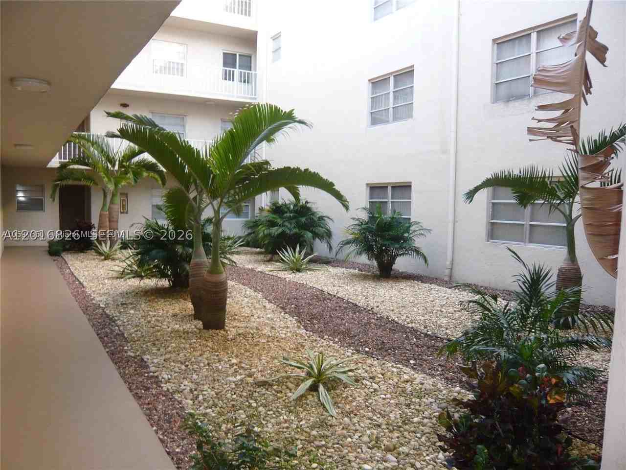 7715 Sw 86th St - Photo 5 of 12