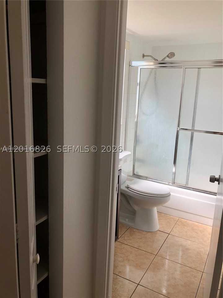 7715 Sw 86th St - Photo 6 of 12