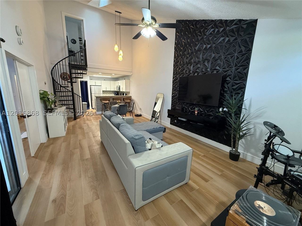 1812 Adventure Pl #1812