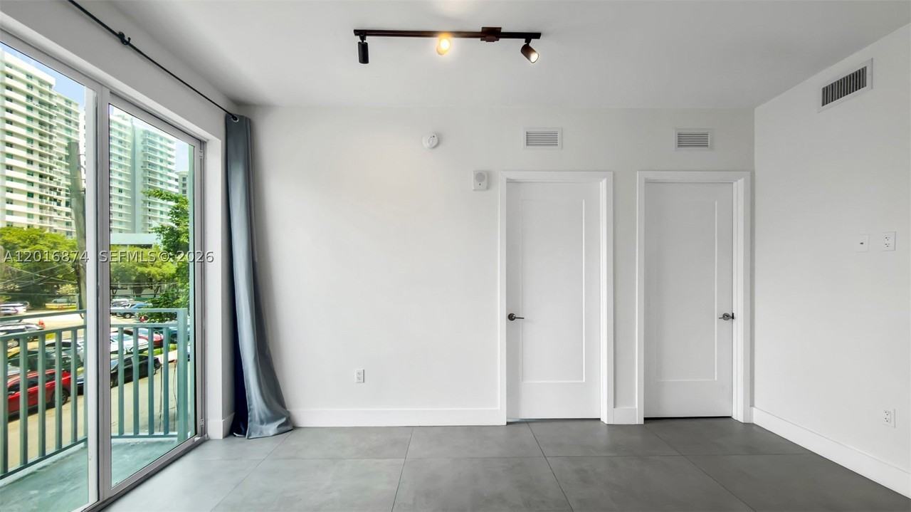 1536 Nw 15th Ave #206 - Photo 2 of 29