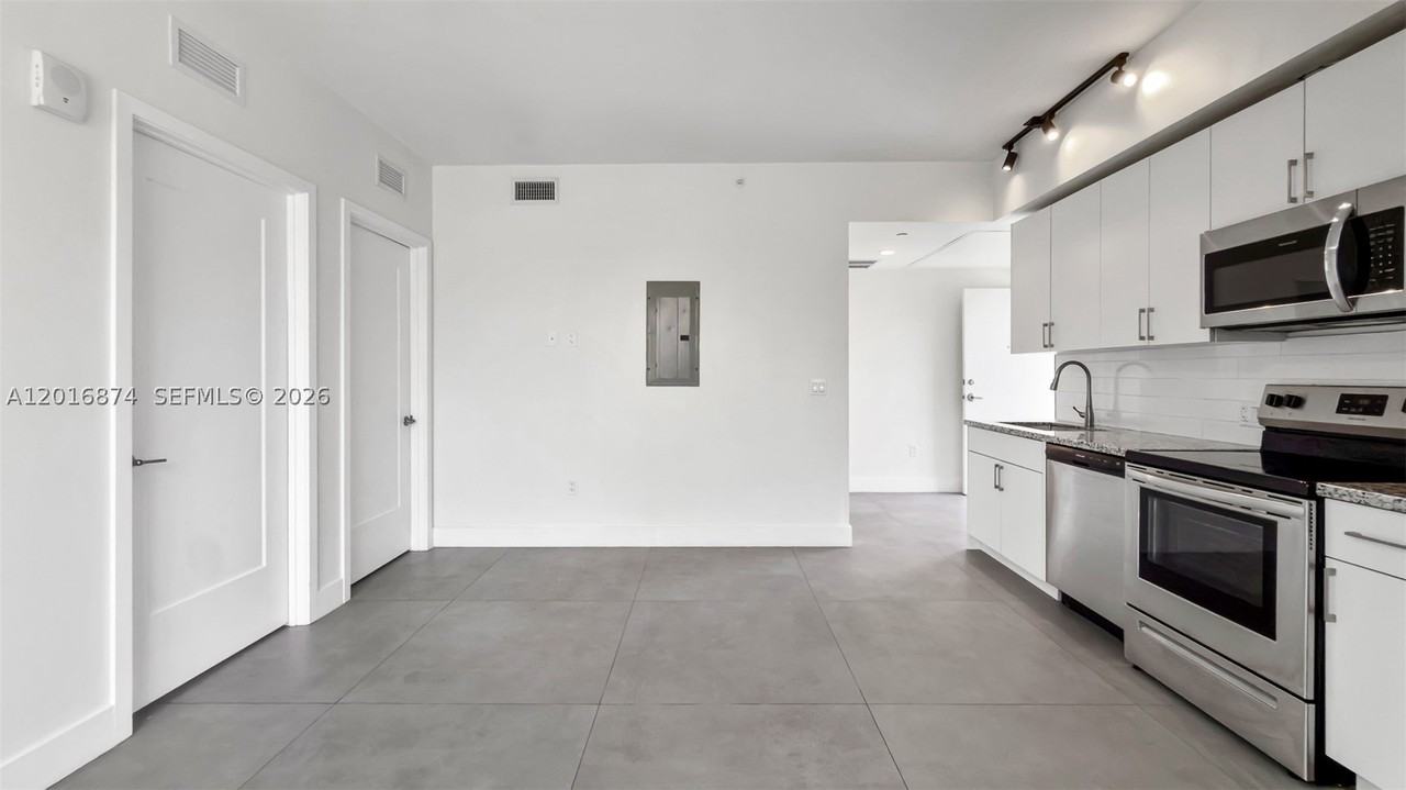 1536 Nw 15th Ave #206 - Photo 3 of 29
