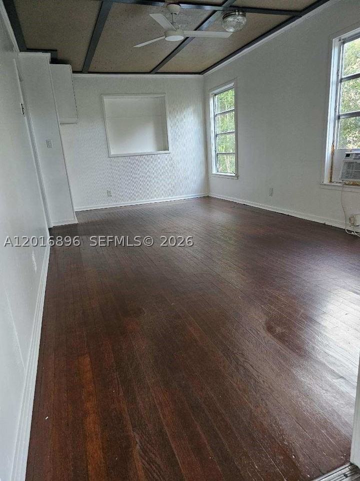 1217 N D St - Photo 2 of 6