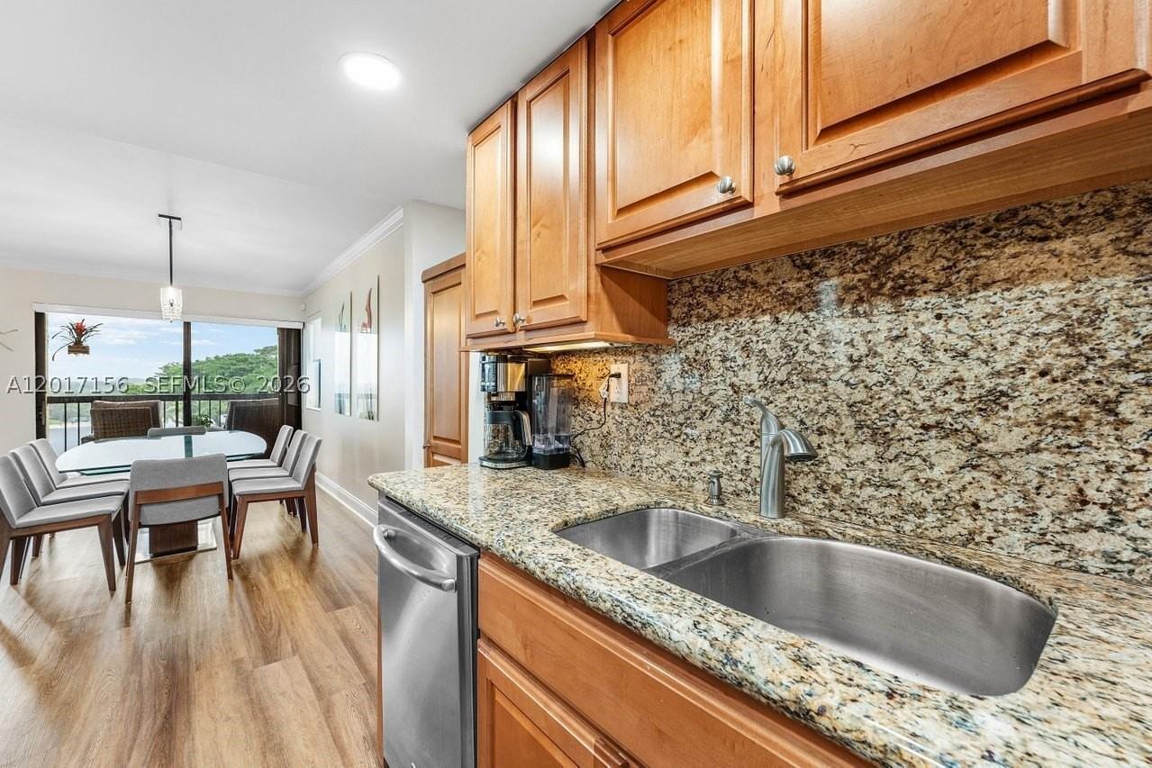 364 Golfview Rd #505 - Photo 7 of 22