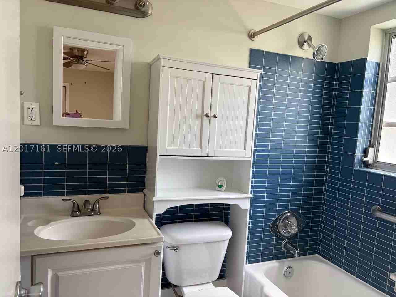 3212 Ne 7th Pl #10 - Photo 4 of 15