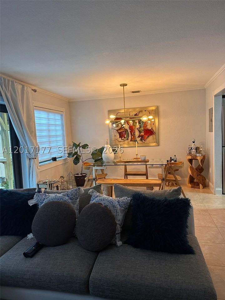 1595 Sw 122nd Ave #4-5 - Photo 4 of 11