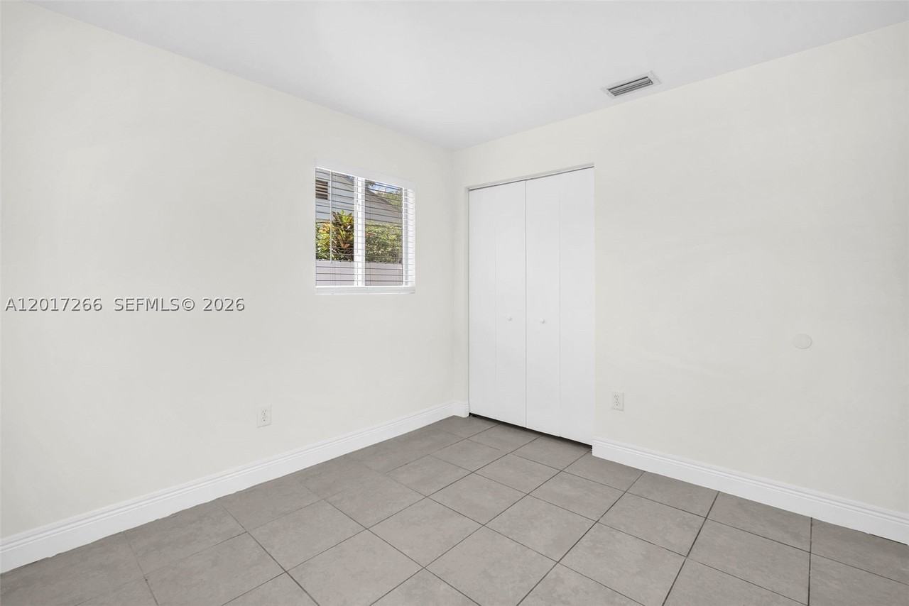 1548 Ne 131st Ln #1548 - Photo 5 of 27