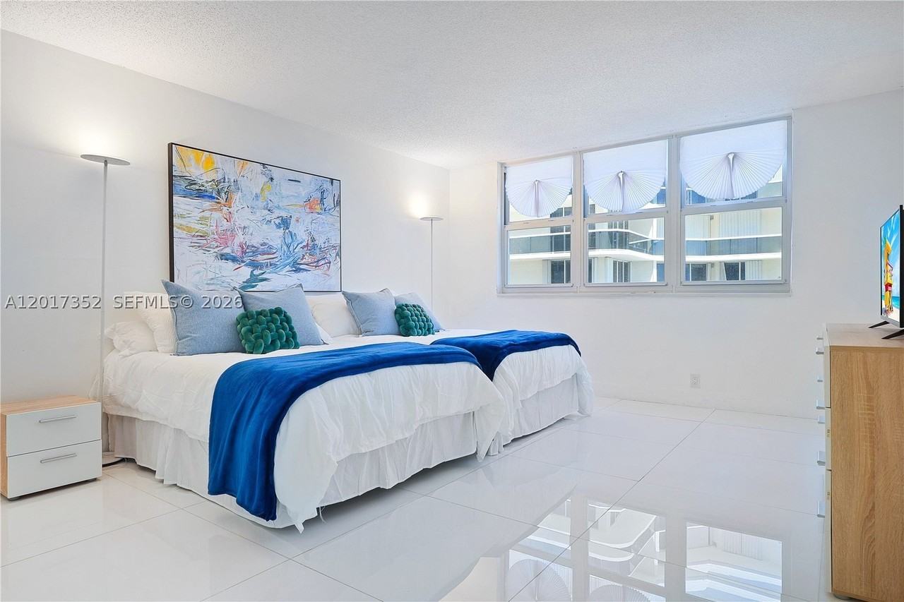 9511 Collins Ave #901 - Photo 7 of 10