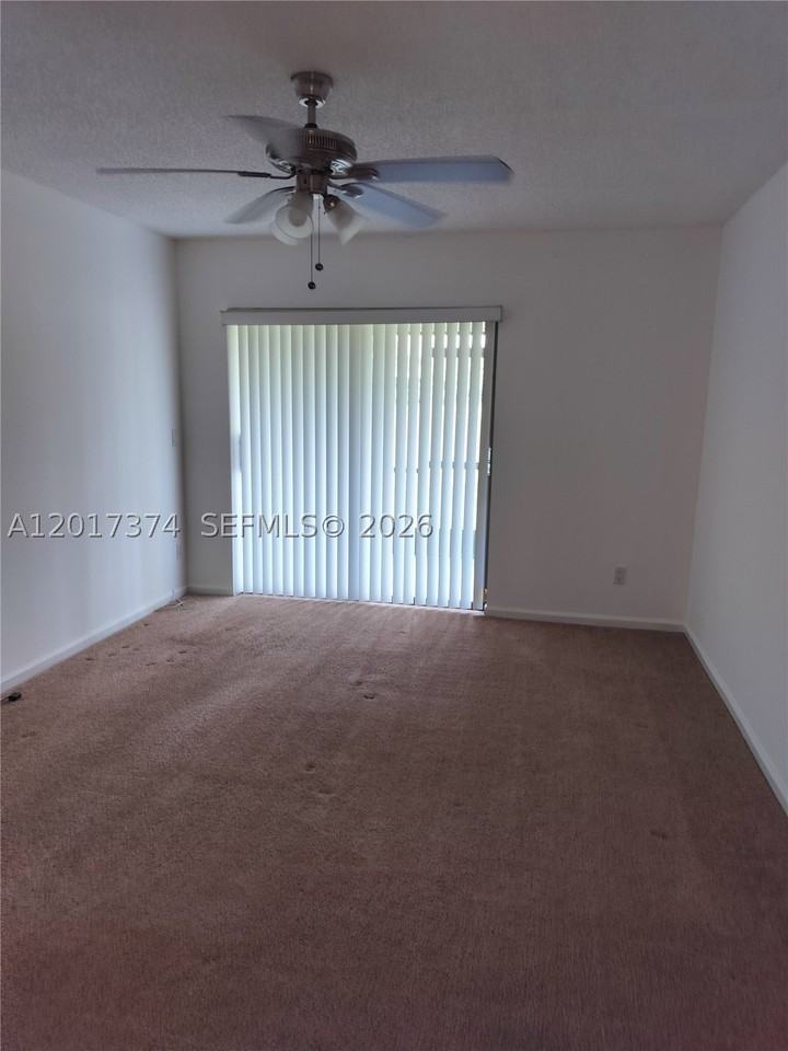 1001 Keystone Dr #F - Photo 6 of 11