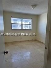 15139 Ne 6th Ave #3 - Photo 4 of 6