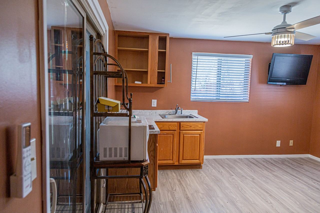 1334 W Schafer Dr #1 - Photo 3 of 11