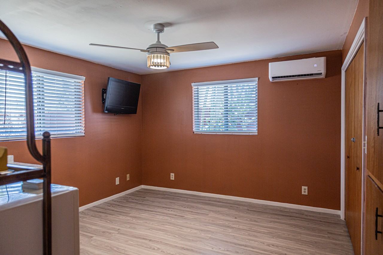 1334 W Schafer Dr #1 - Photo 7 of 11