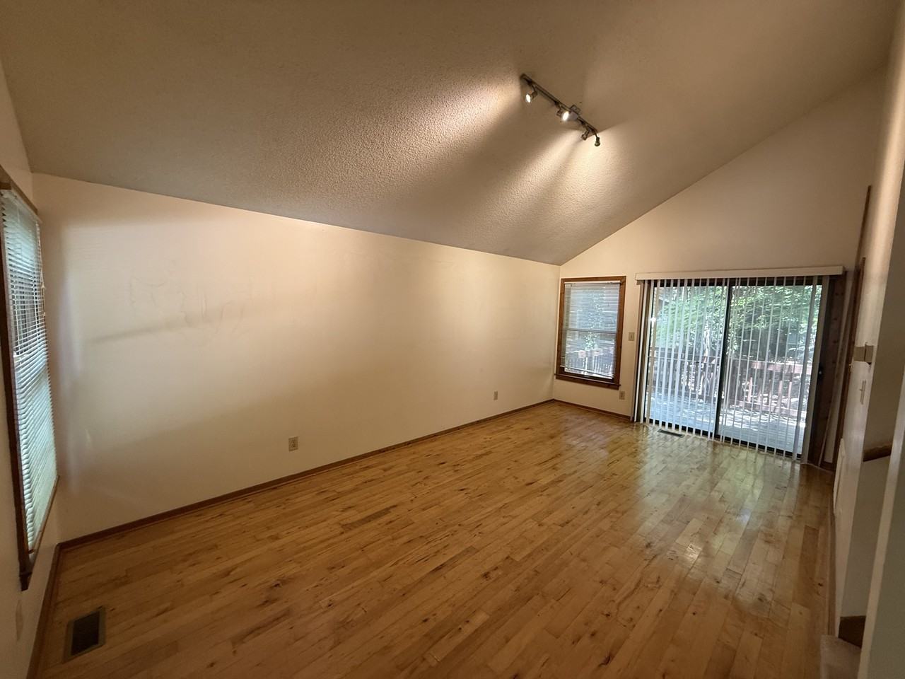 113 S Peak Dr #1 - Photo 4 of 10