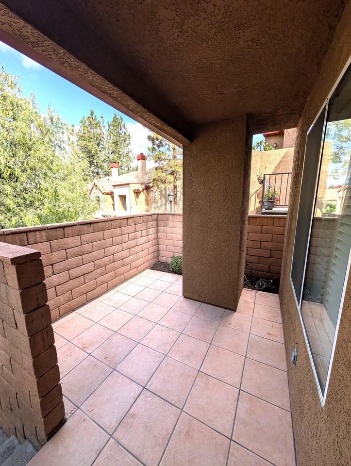 22649 Copper Hill Dr - Photo 2 of 27