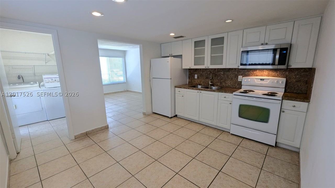 3525 Sw 25th Ter #1 - Photo 2 of 16