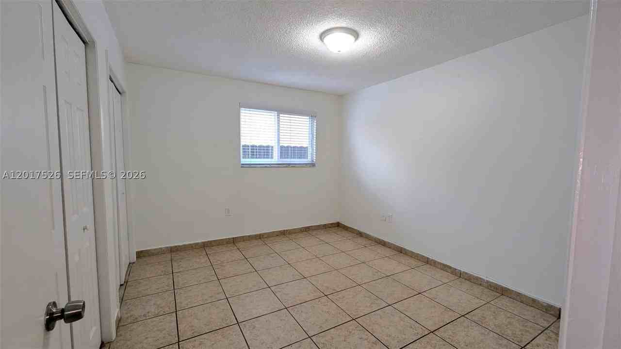 3525 Sw 25th Ter #1 - Photo 6 of 16