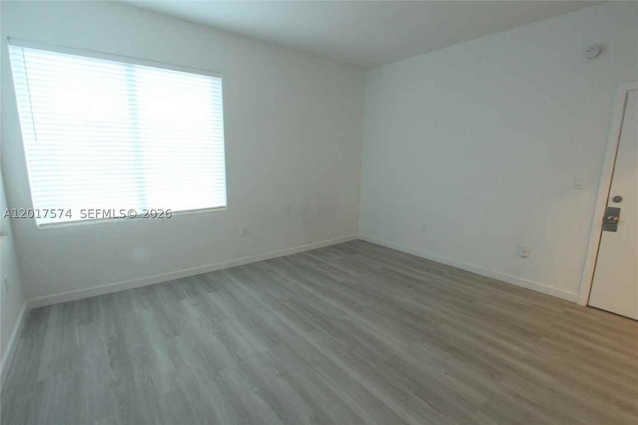 1115 Euclid Ave #17 - Photo 2 of 13