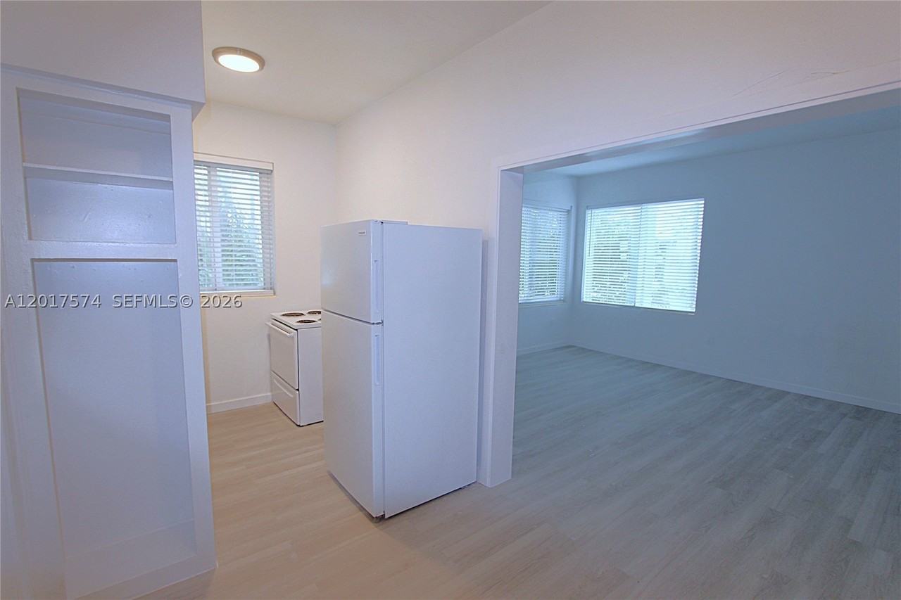 1115 Euclid Ave #17 - Photo 4 of 13