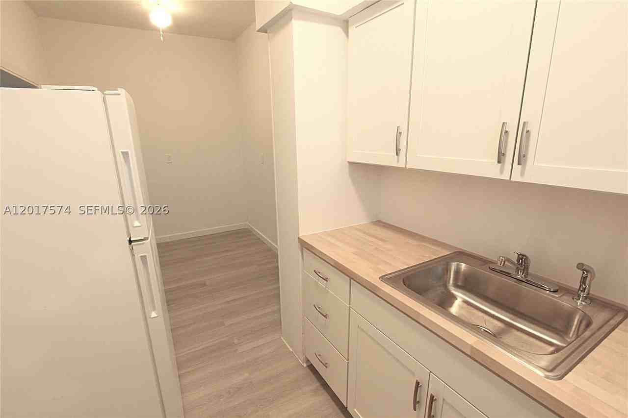 1115 Euclid Ave #17 - Photo 5 of 13