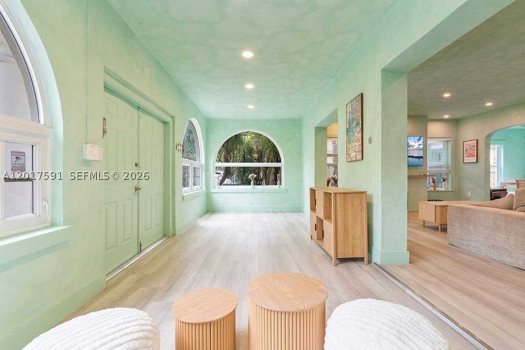 22 Ne 44th St #0 - Photo 5 of 41