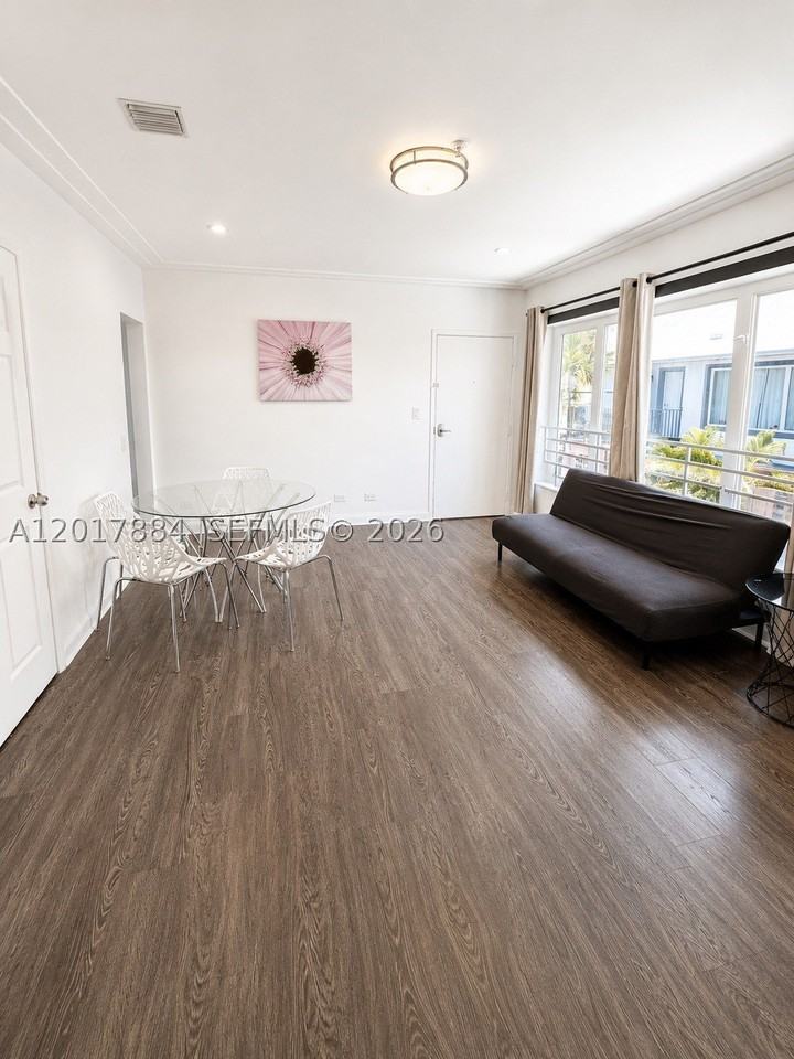 1538 Jefferson Ave #6 - Photo 4 of 16