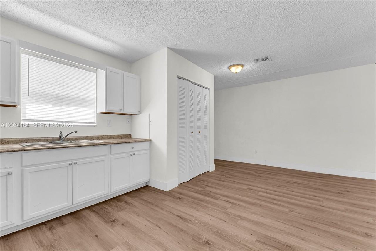 3100 Nw 42nd Ave - Photo 3 of 6