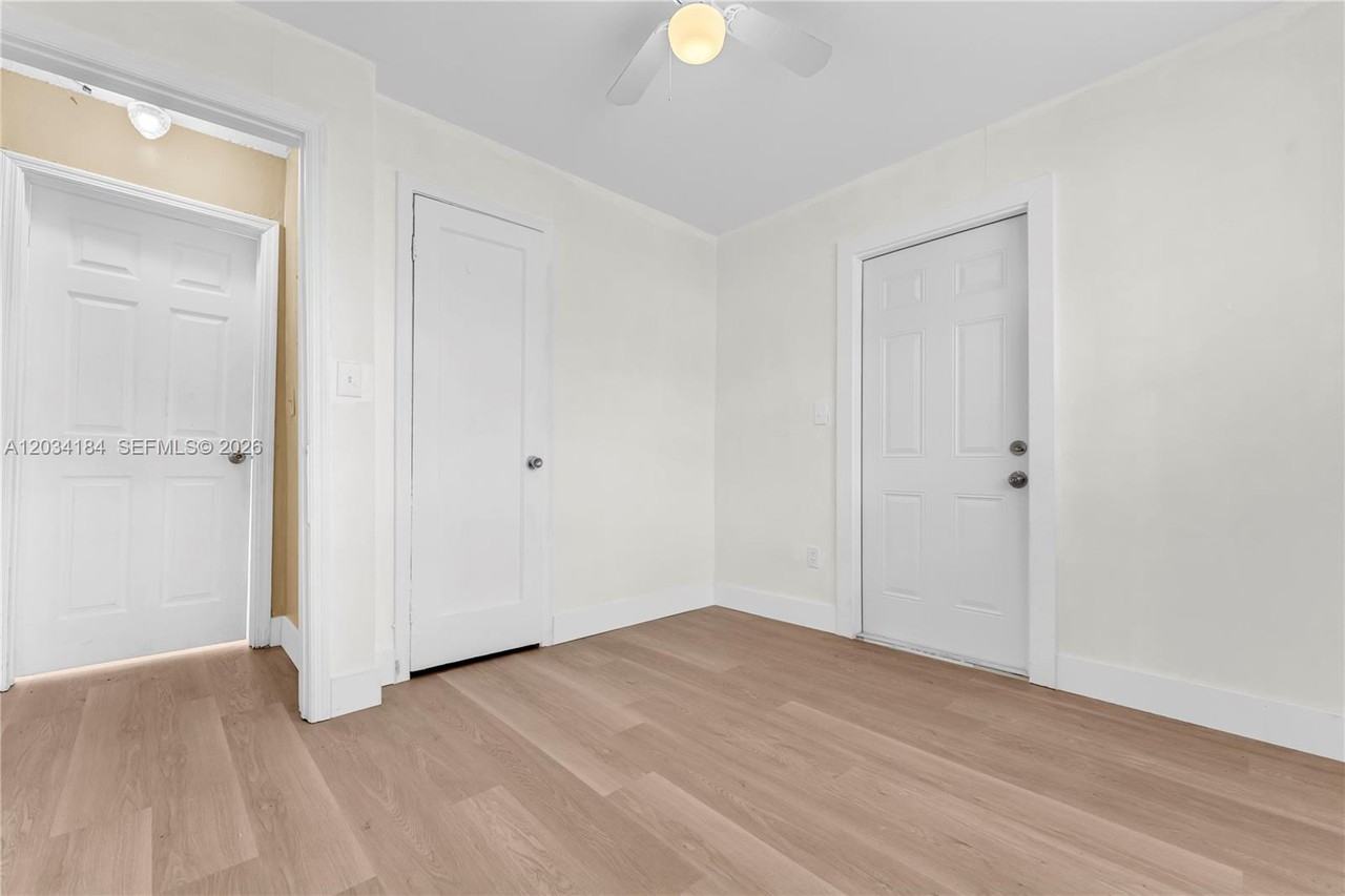 3100 Nw 42nd Ave - Photo 4 of 6