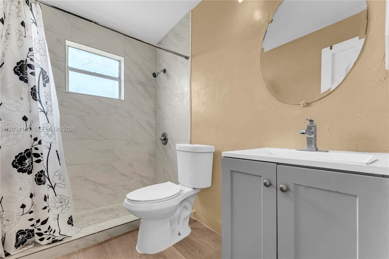 3100 Nw 42nd Ave - Photo 5 of 6