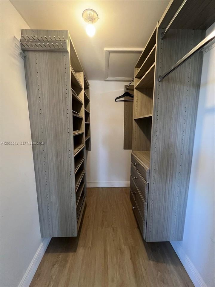 703 Gardens Dr - Photo 5 of 6