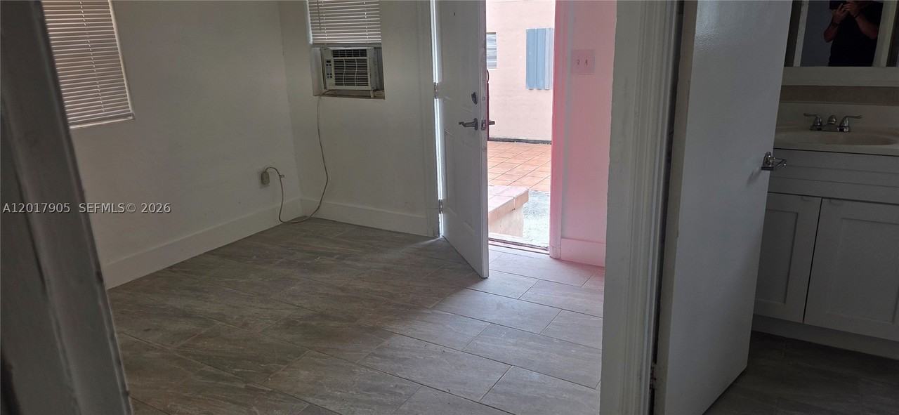 2761 Nw 16th Ter #2 - Photo 2 of 4