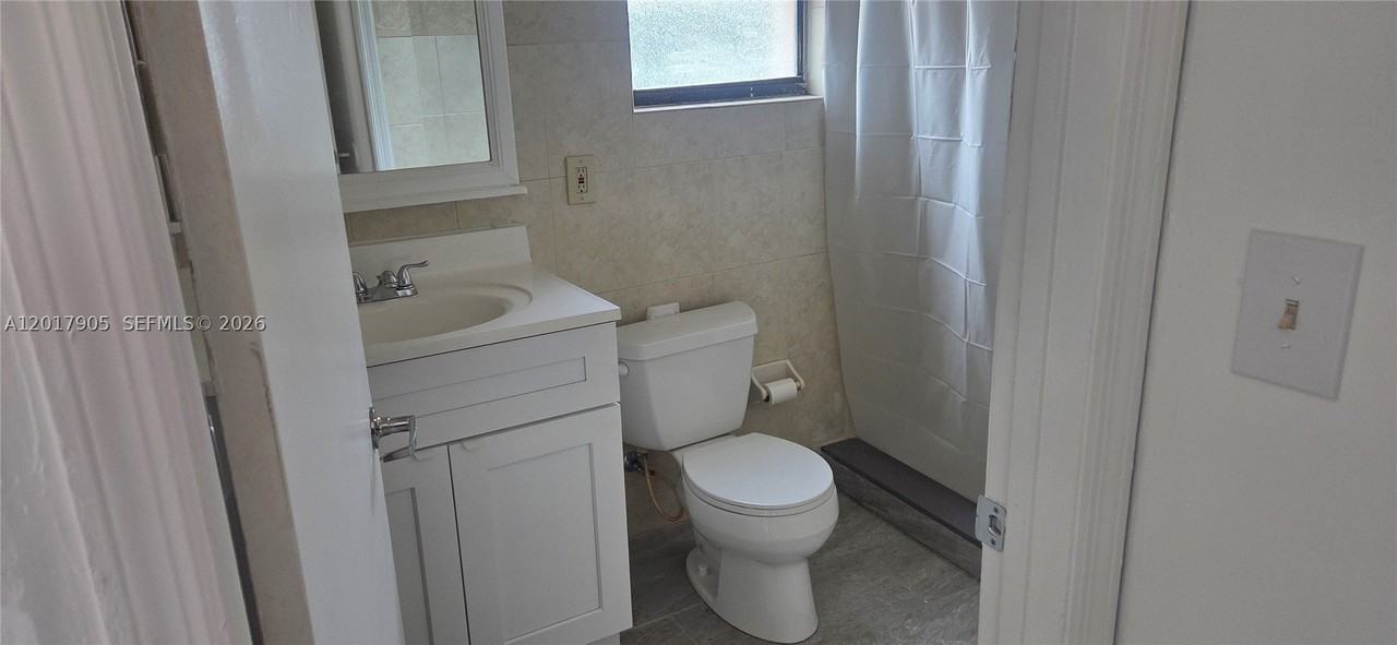 2761 Nw 16th Ter #2 - Photo 3 of 4