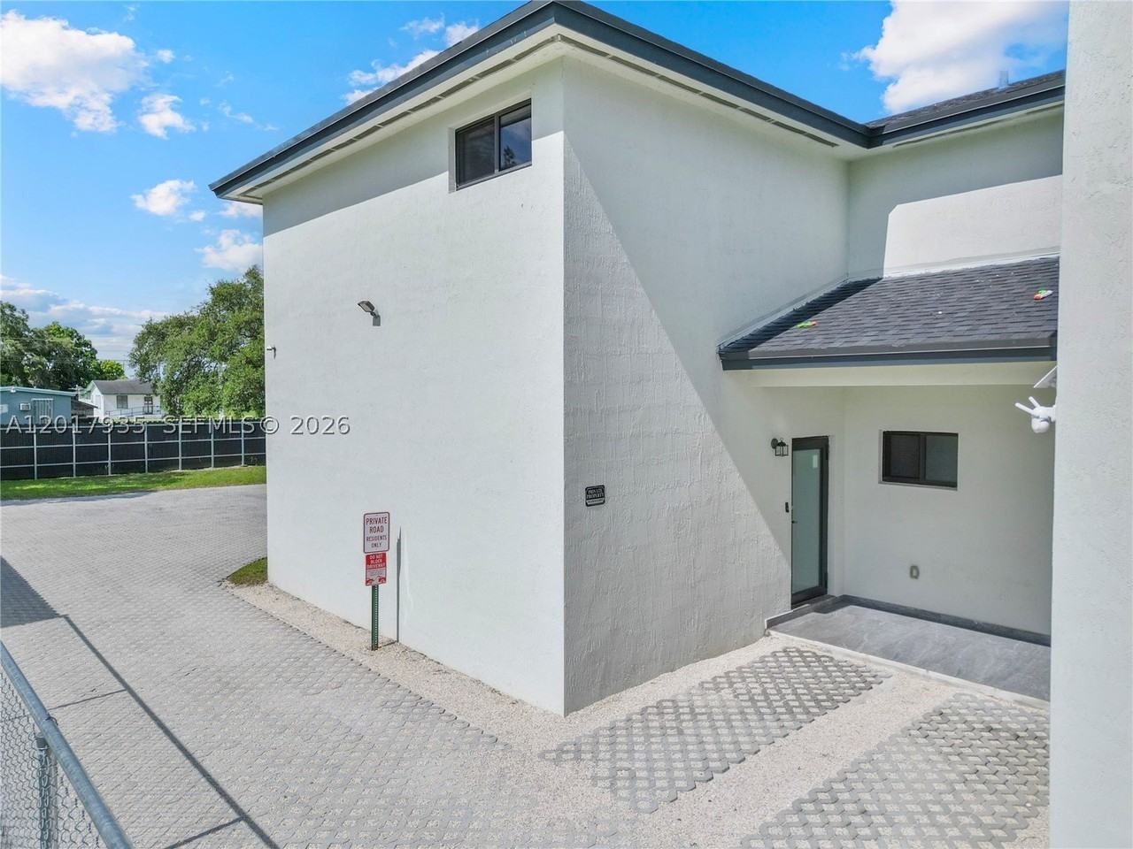 11970 Sw 215th St #B - Photo 3 of 39