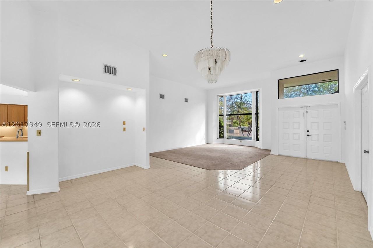 10330 Sw 58th Ct - Photo 7 of 15