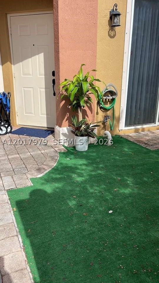 772 Sw 106th Ave #1910 - Photo 2 of 18