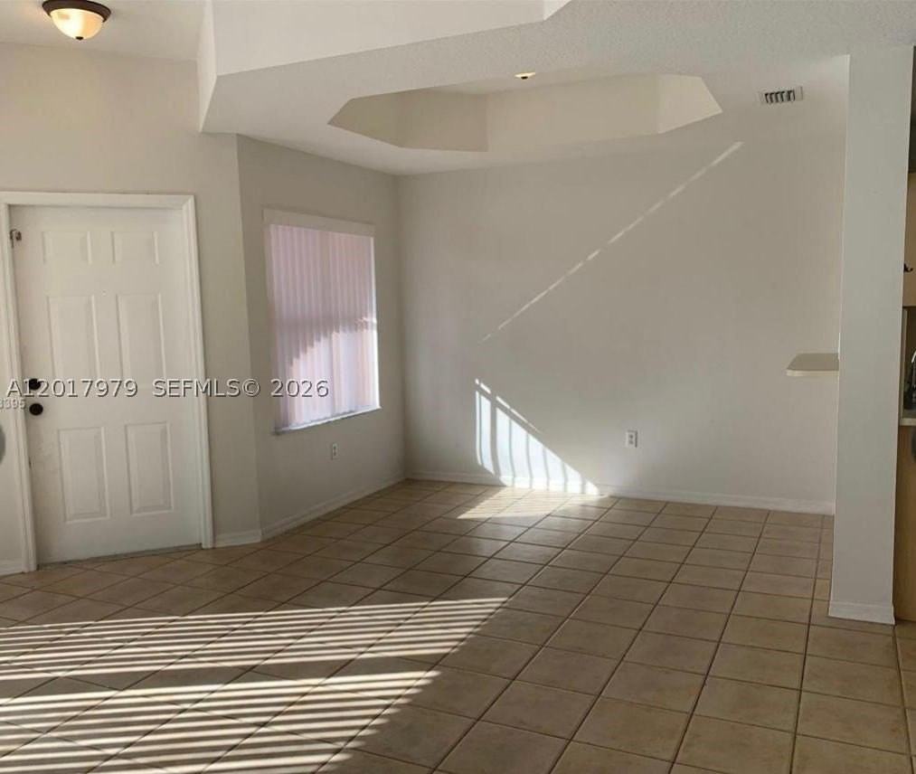 772 Sw 106th Ave #1910 - Photo 4 of 18