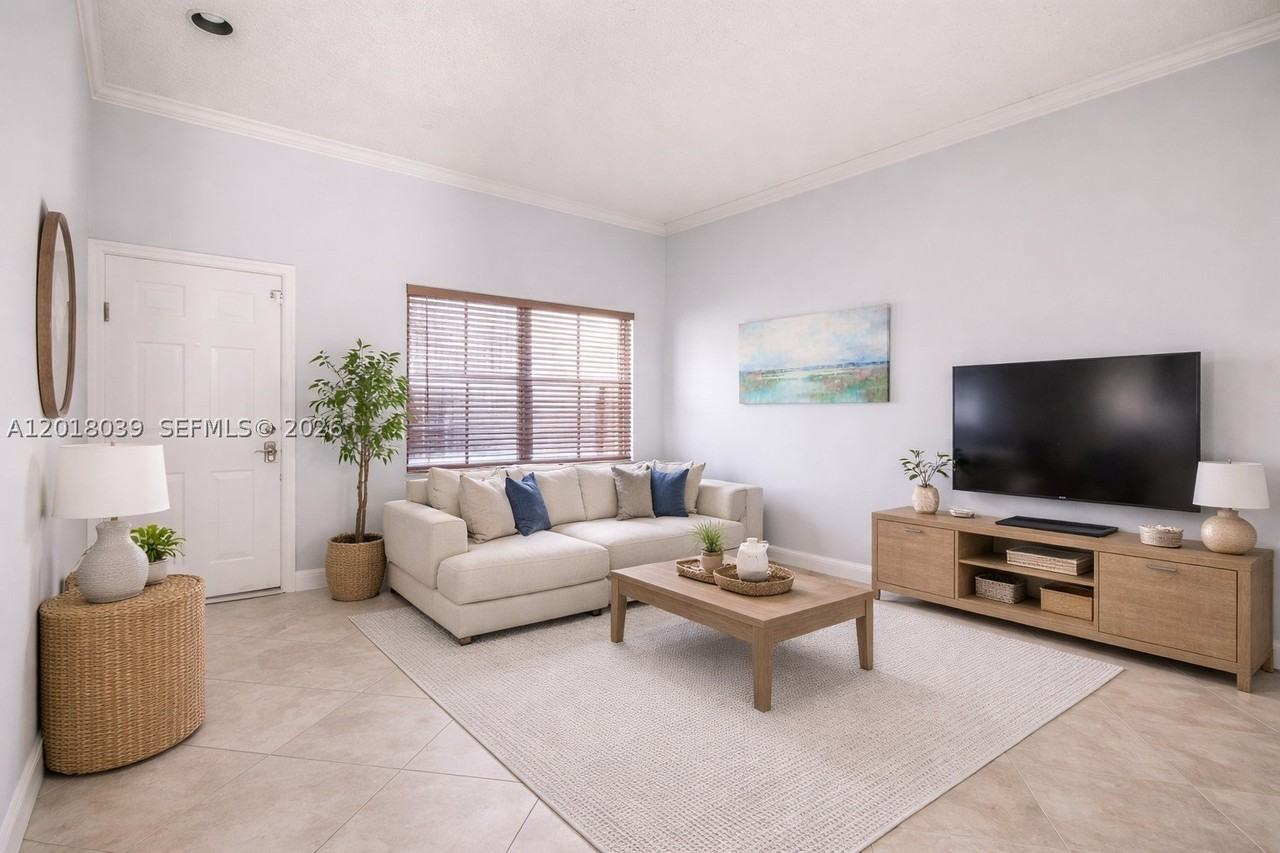 777 Tanglewood Cir - Photo 4 of 29