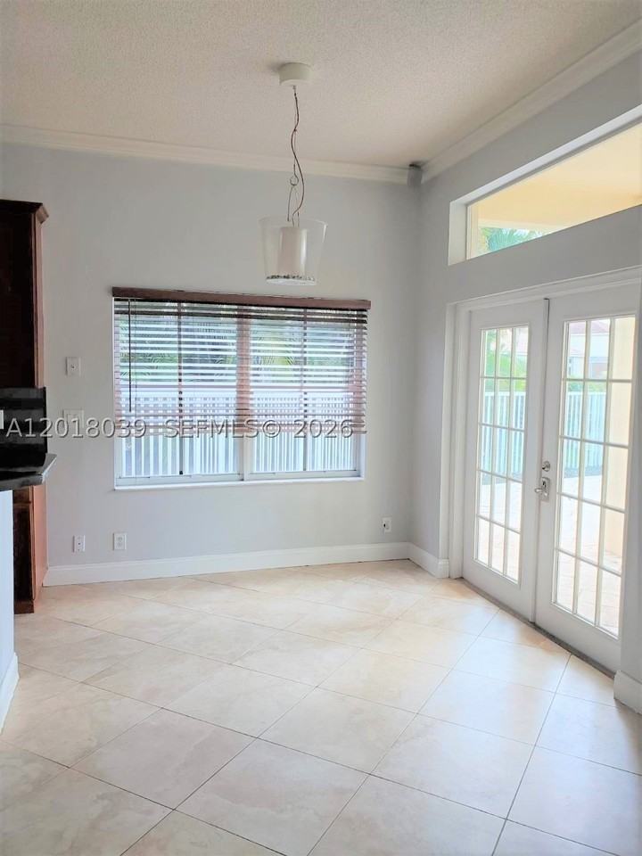 777 Tanglewood Cir - Photo 6 of 29
