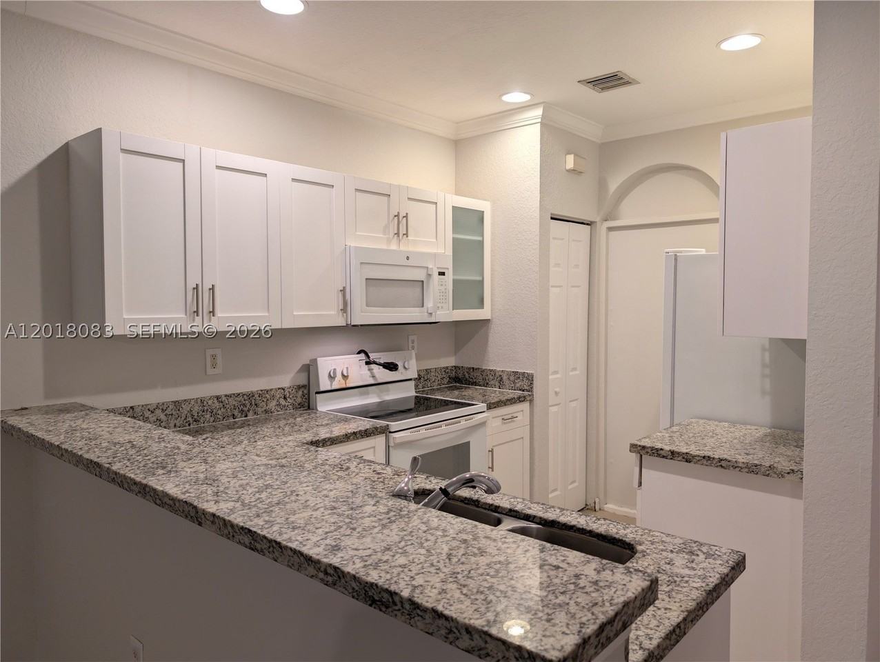 6009 Sw 19th St #6009 - Photo 4 of 24