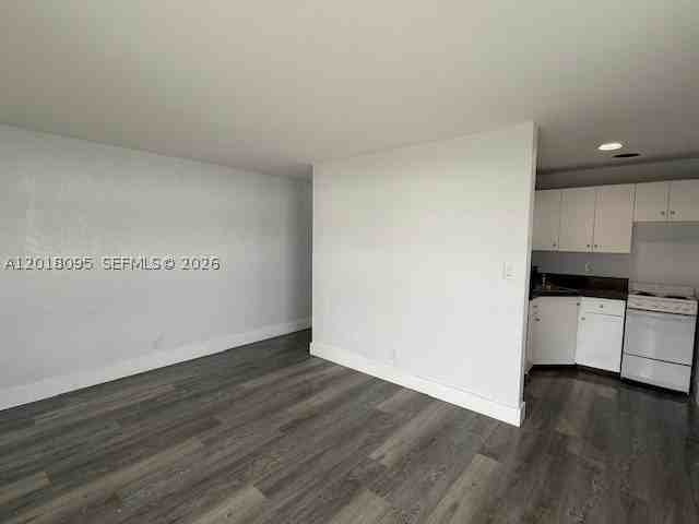 2880 Sw 1st St #4 - Photo 3 of 7