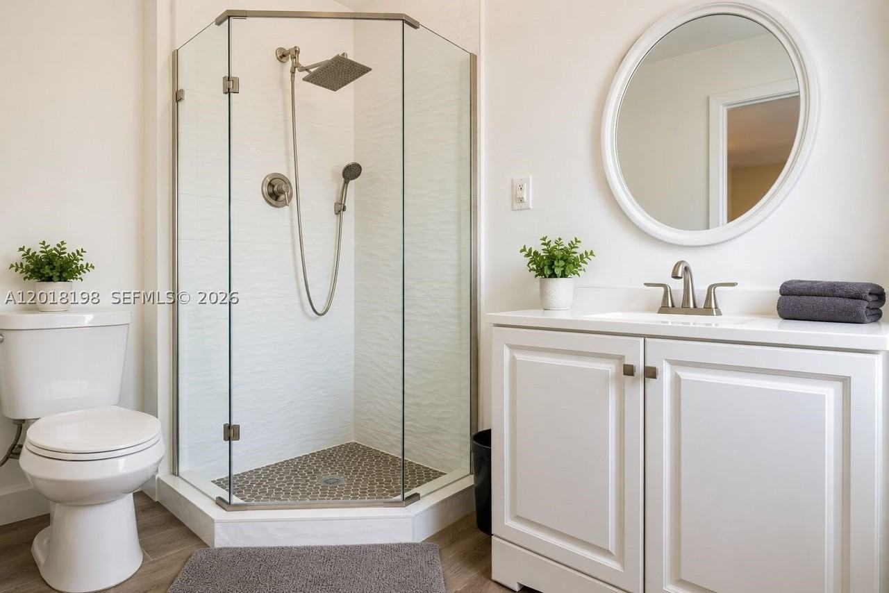 1815 Ne 154th St - Photo 7 of 11