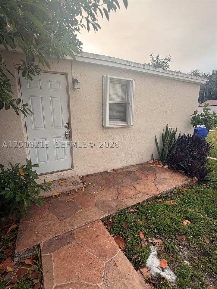 410 N 58th Ave #408