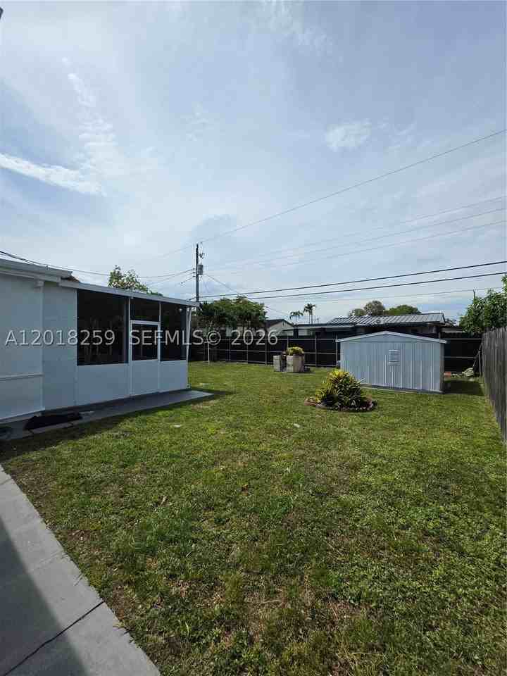 4601 Sw 5th St #0 - Photo 2 of 23